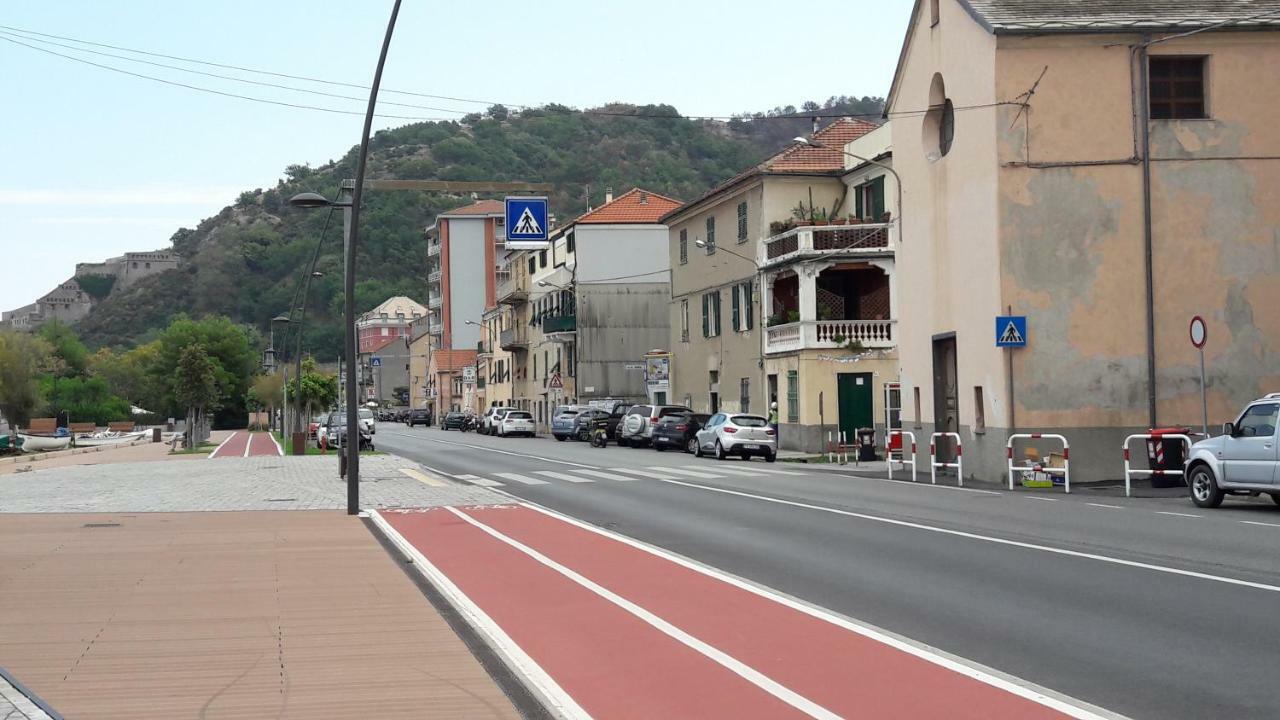 Residenza Lux Fronte Mare Apartment วาโด ลีกูเร ภายนอก รูปภาพ