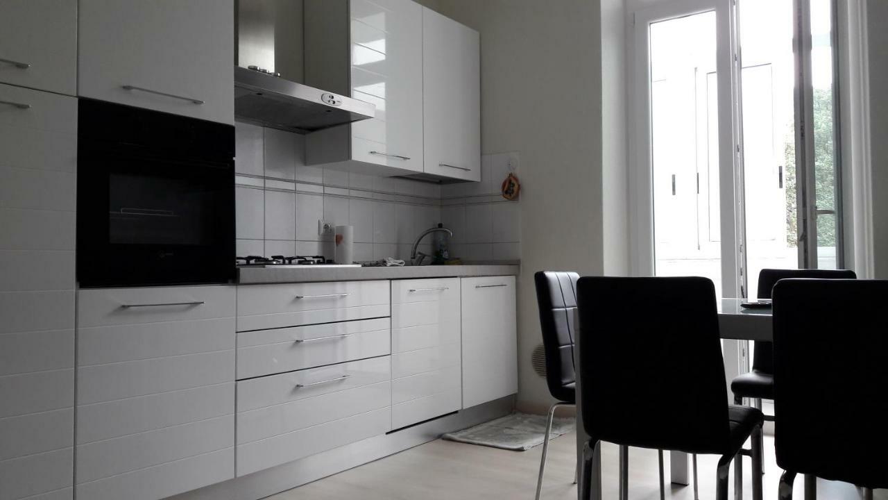 Residenza Lux Fronte Mare Apartment วาโด ลีกูเร ภายนอก รูปภาพ