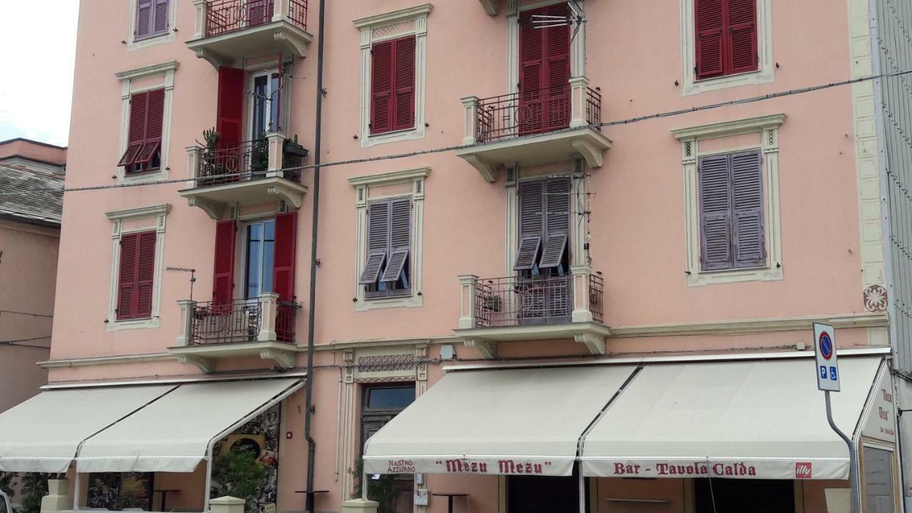 Residenza Lux Fronte Mare Apartment วาโด ลีกูเร ภายนอก รูปภาพ